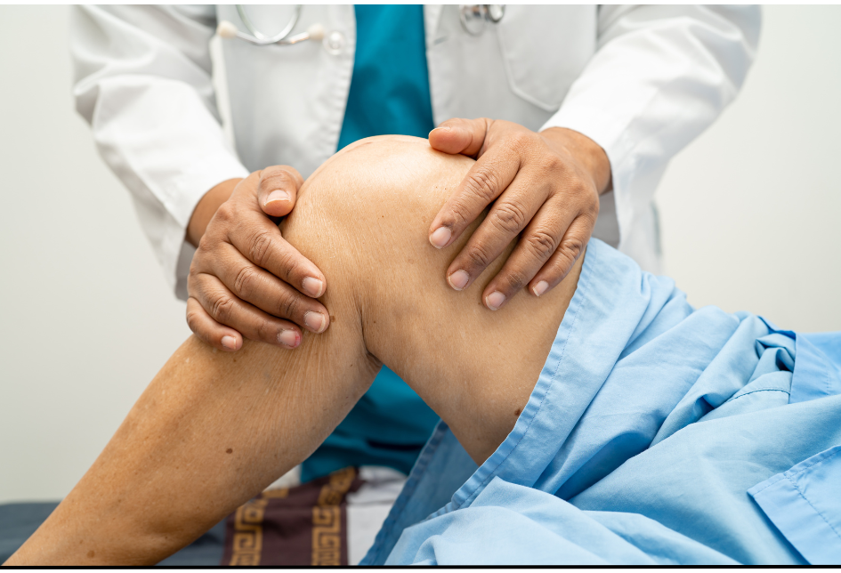 Read more about the article Chronic Pain After Knee Replacement: Causes, Treatment, and When to Seek Help